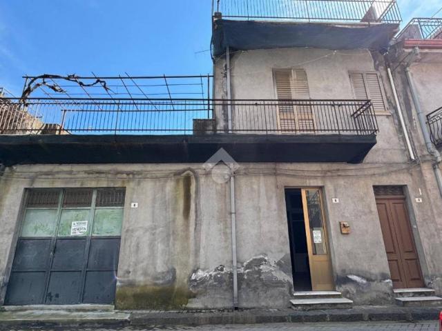 Casa indipendente in vendita a Piedimonte Etneo CT