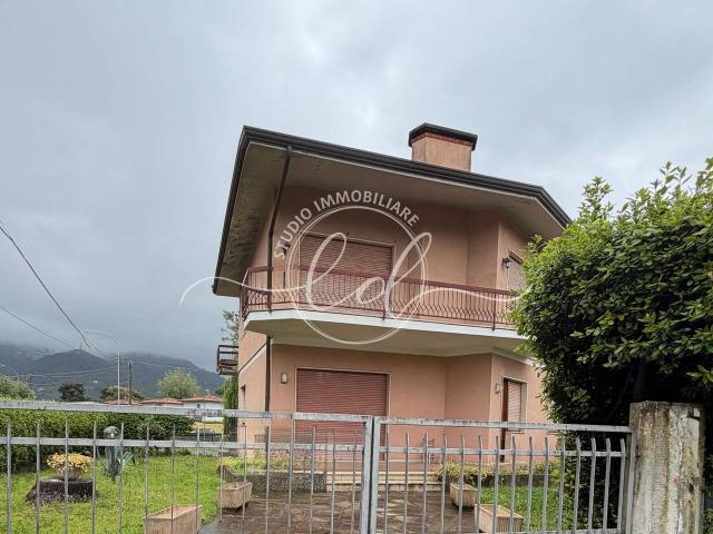 Casa indipendente in vendita a Pietrasanta