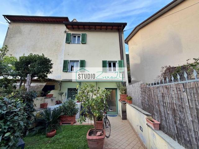 Casa indipendente in vendita a Pietrasanta LU