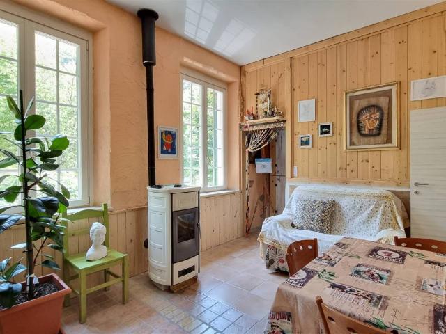 Casa indipendente in vendita a Pietrasanta LU