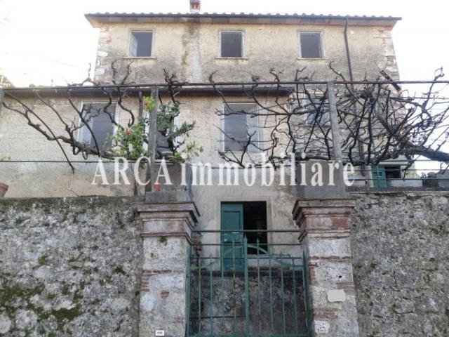Casa indipendente in vendita a Pietrasanta LU