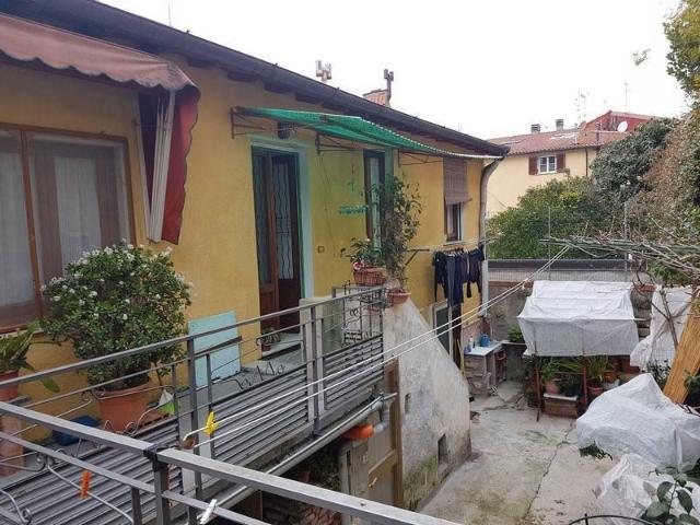 Casa indipendente in vendita a Pietrasanta LU