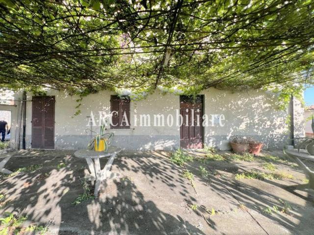 Casa indipendente in vendita a Pietrasanta LU