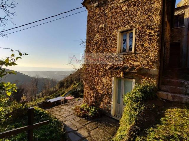 Casa indipendente in vendita a Pietrasanta LU