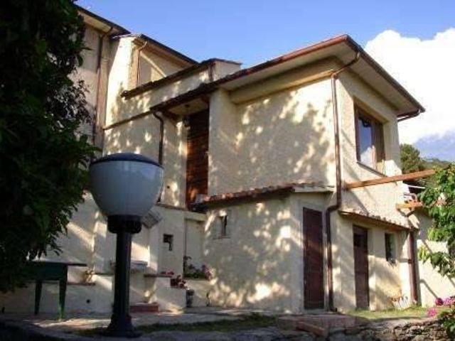 Casa indipendente in vendita a Pietrasanta LU
