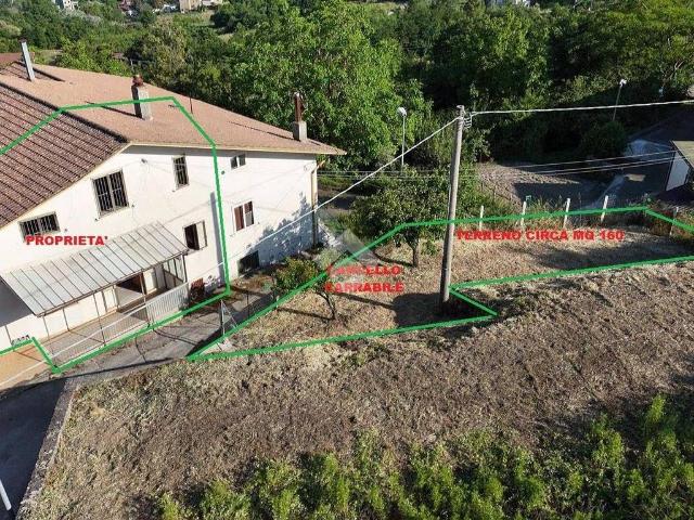 Casa indipendente in vendita a Pietrastornina AV