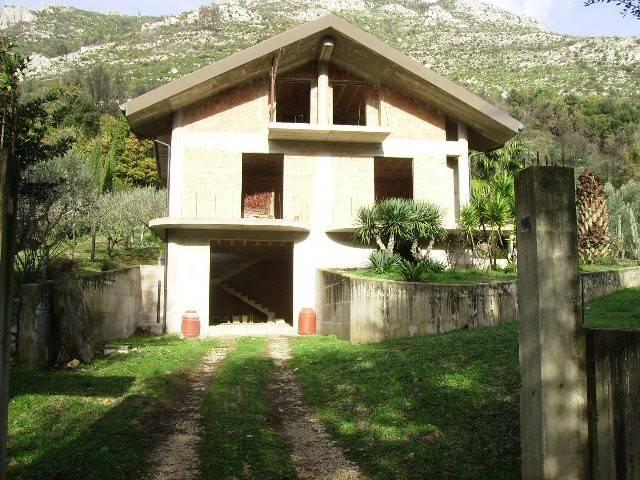 Casa indipendente in vendita a Pietravairano CE