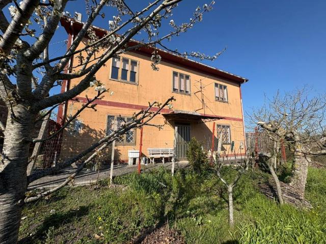 Casa indipendente in vendita a Pietrelcina BN
