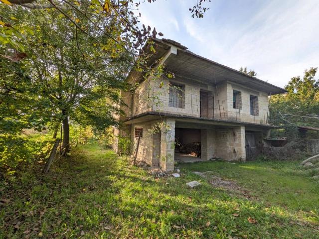 Casa indipendente in vendita a Pietrelcina BN