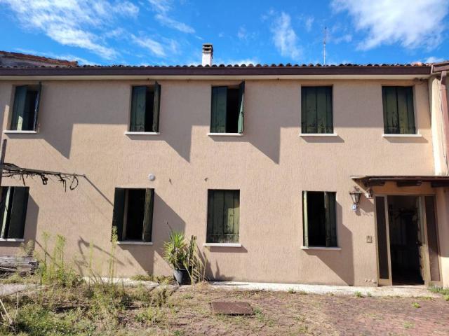 Casa indipendente in vendita a Pieve del Grappa TV