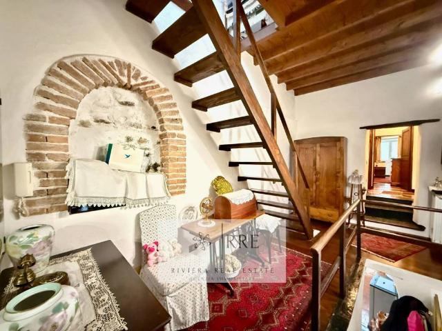 Casa indipendente in vendita a Pieve di Teco IM