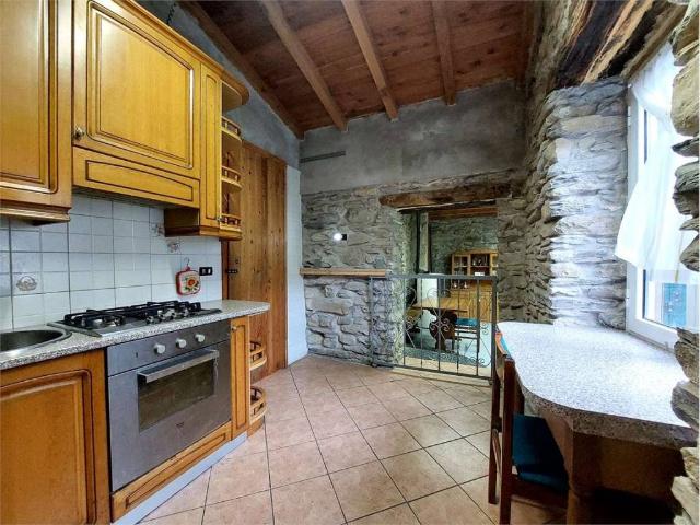 Casa indipendente in vendita a Pieve di Teco IM