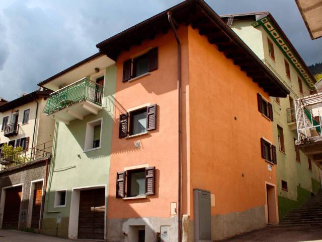 Casa indipendente in vendita a Pieve Tesino TN