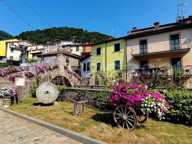 Casa indipendente in vendita a Pignone via Superiore, 7