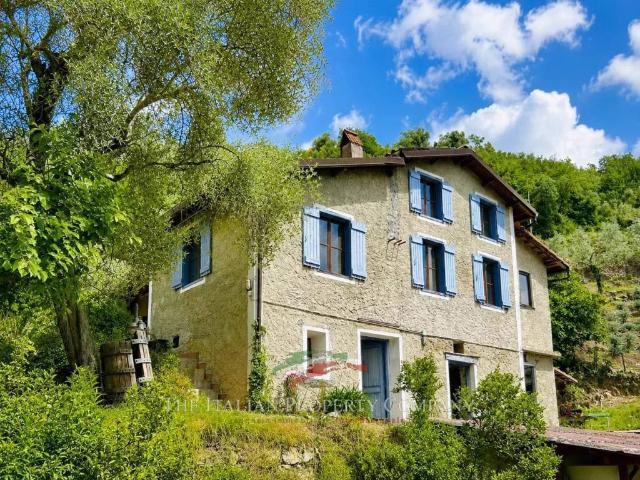 Casa indipendente in vendita a Pigna IM