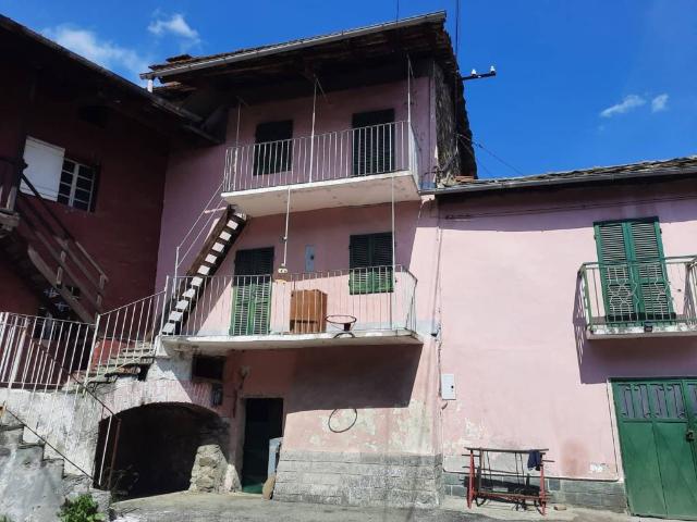 Casa indipendente in vendita a Pinasca TO