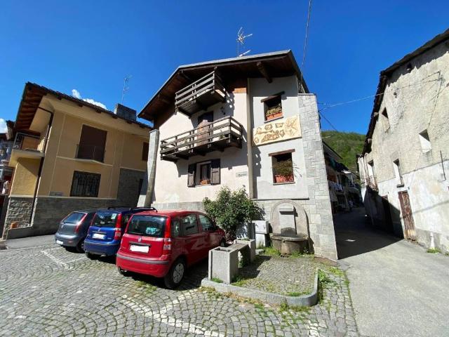 Casa indipendente in vendita a Pinasca TO