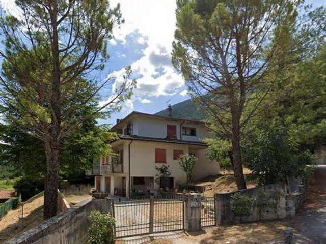 Casa indipendente in vendita a Piobbico PU