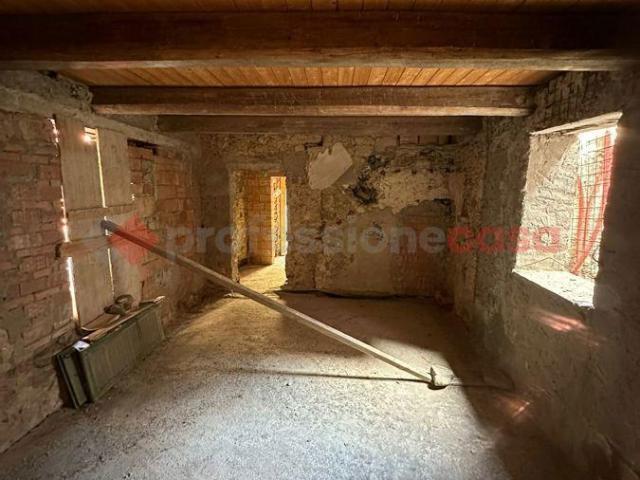 Casa indipendente in vendita a Pistoia