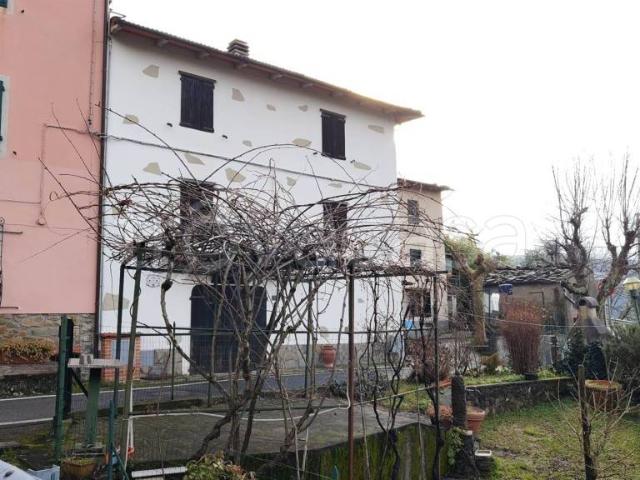 Casa indipendente in vendita a Pistoia, Baggio