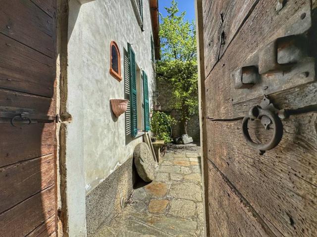 Casa indipendente in vendita a Plesio CO
