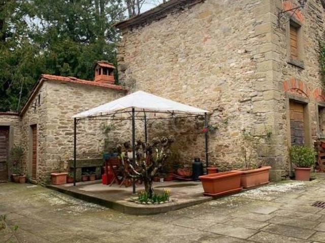 Casa indipendente in vendita a Pratovecchio Stia