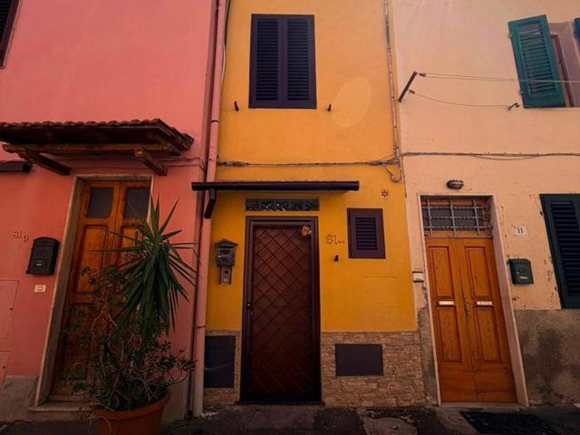 Casa indipendente in vendita a Prato