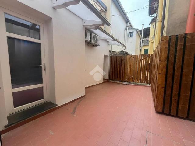 Casa indipendente in vendita a Prato