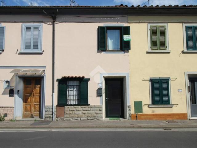 Casa indipendente in vendita a Prato