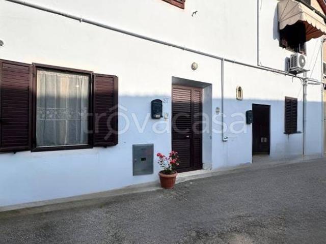 Casa indipendente in vendita a Prato, Casale