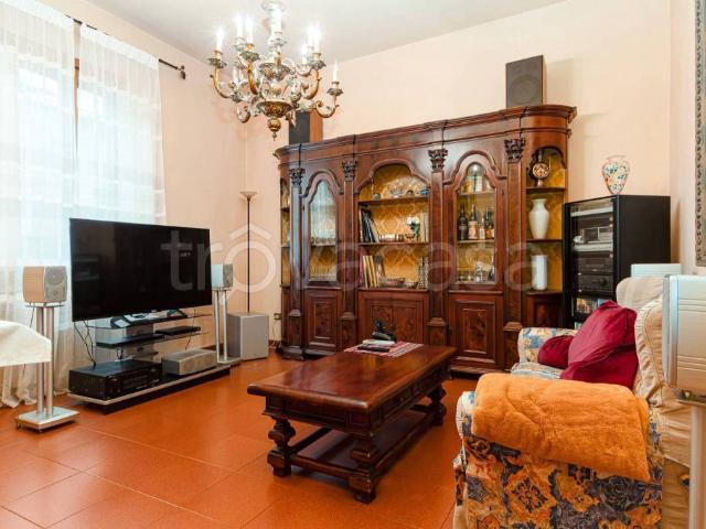 Casa indipendente in vendita a Prato, Iolo