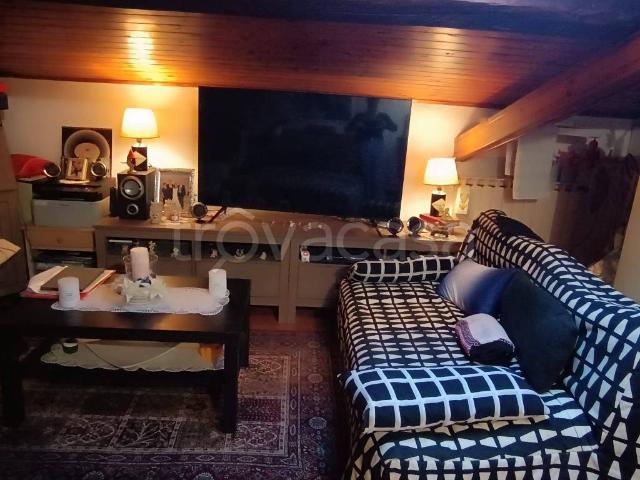 Casa indipendente in vendita a Prato, San Paolo