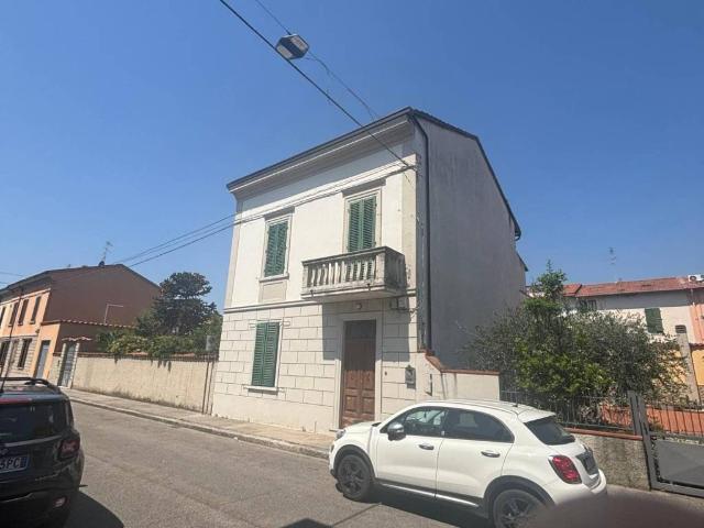 Casa indipendente in vendita a Prato PO