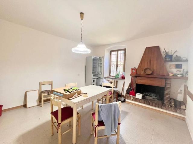 Casa indipendente in vendita a Prato PO