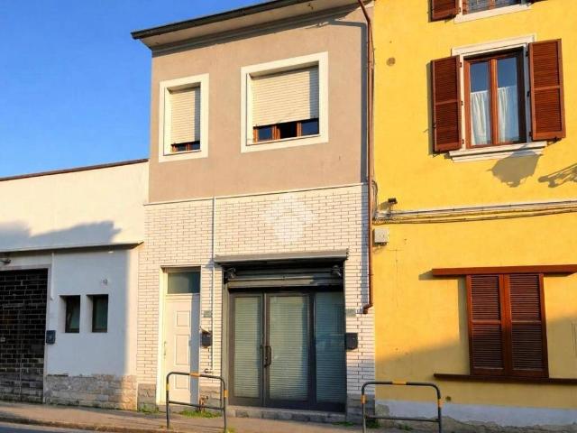 Casa indipendente in vendita a Prato PO