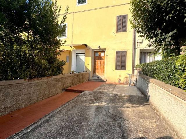 Casa indipendente in vendita a Prato PO