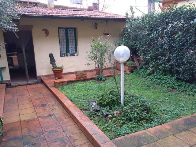 Casa indipendente in vendita a Prato PO