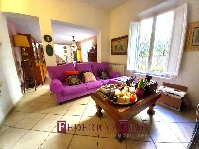 Casa indipendente in vendita a Prato PO