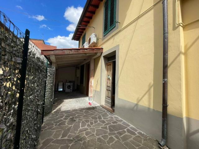 Casa indipendente in vendita a Prato PO