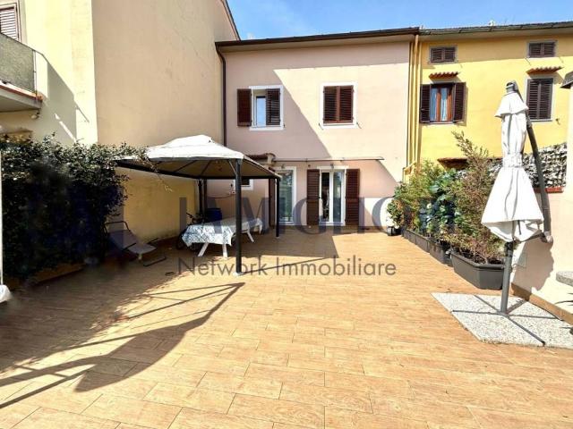 Casa indipendente in vendita a Prato PO