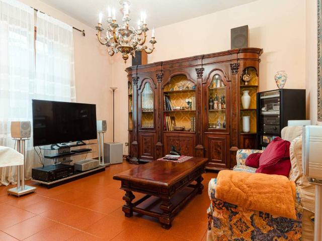 Casa indipendente in vendita a Prato PO