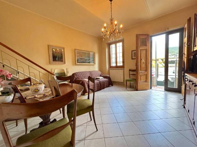 Casa indipendente in vendita a Prato PO