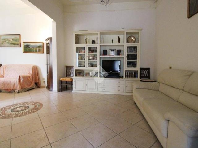 Casa indipendente in vendita a Prato PO