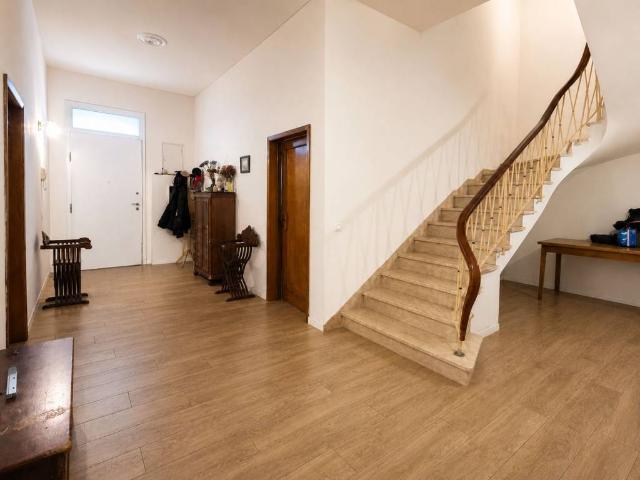 Casa indipendente in vendita a Prato PO