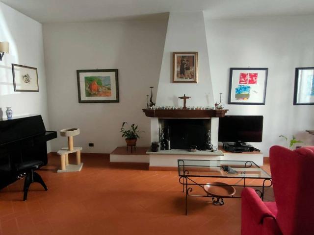Casa indipendente in vendita a Prato PO