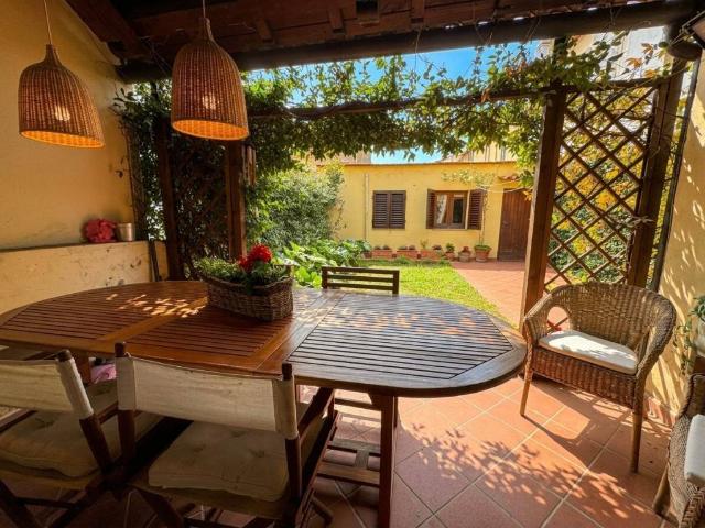 Casa indipendente in vendita a Prato PO
