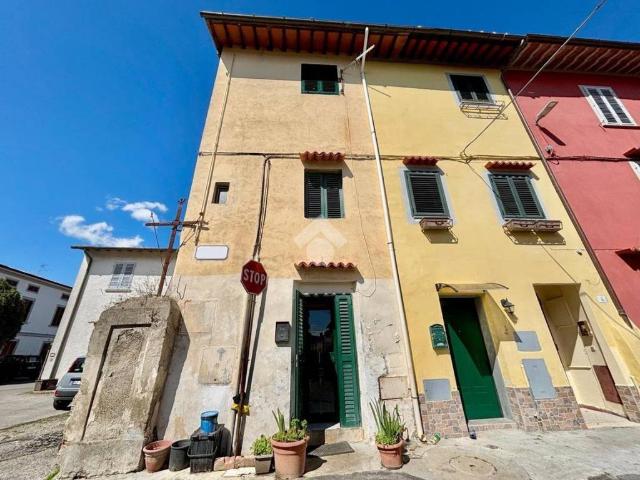 Casa indipendente in vendita a Prato PO