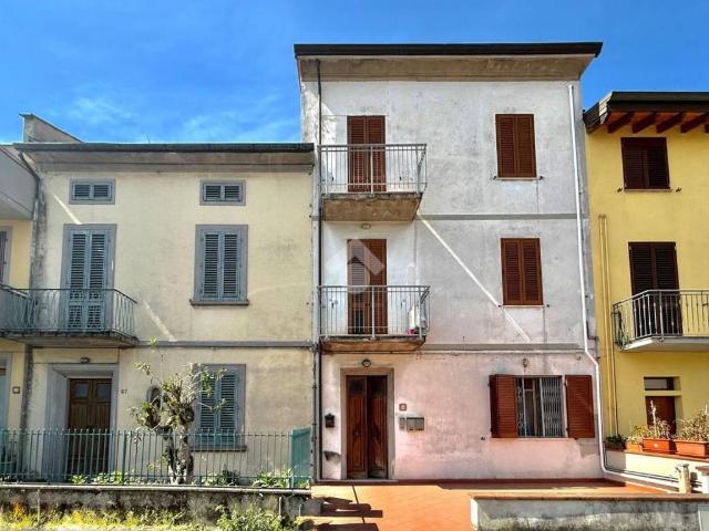 Casa indipendente in vendita a Prato PO