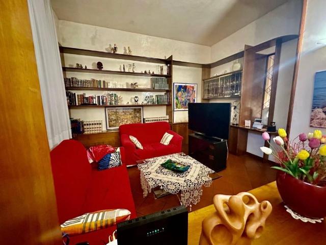 Casa indipendente in vendita a Prato PO