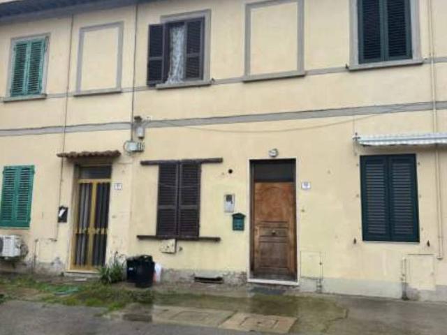 Casa indipendente in vendita a Prato PO